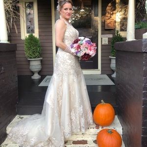 Stella York gown size 8-10 that bustles up